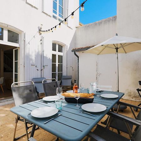 Duplex Joliment Decore Et Sa Cour Ensoleillee سان مارتن دو ر المظهر الخارجي الصورة