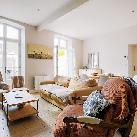 Duplex Joliment Decore Et Sa Cour Ensoleillee سان مارتن دو ر المظهر الخارجي الصورة