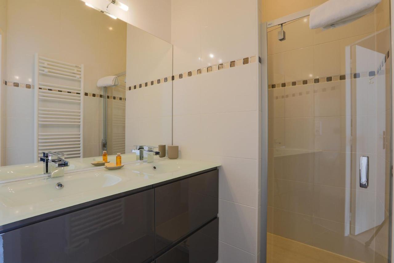 Duplex Joliment Decore Et Sa Cour Ensoleillee سان مارتن دو ر المظهر الخارجي الصورة