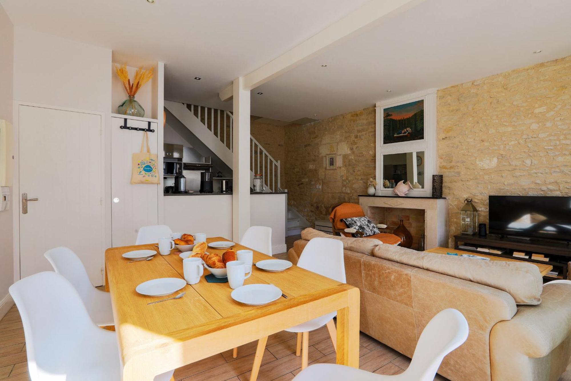 Duplex Joliment Decore Et Sa Cour Ensoleillee سان مارتن دو ر المظهر الخارجي الصورة